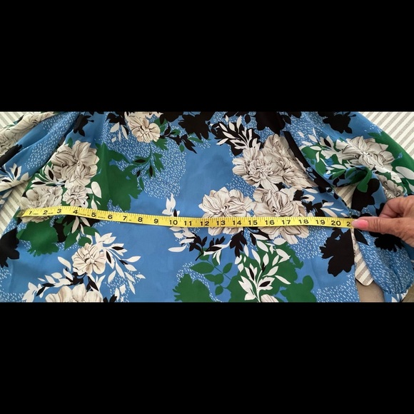 👚 INC International👚 Concepts Blouse Size Medium - Picture 8 of 9